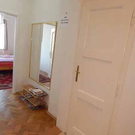 Joystayone Bed & Breakfast Praag