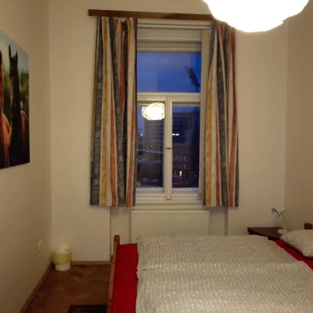 Bed & Breakfast Joystayone