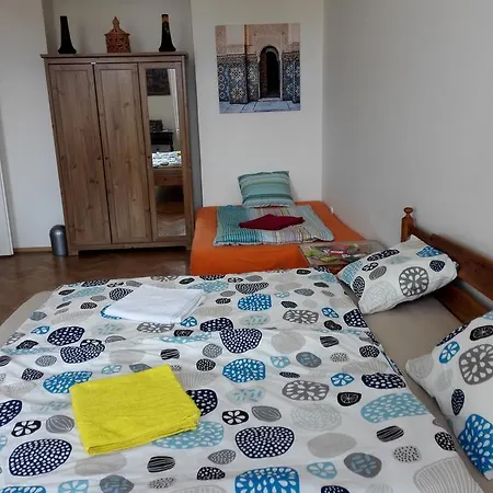 Bed & Breakfast Joystayone